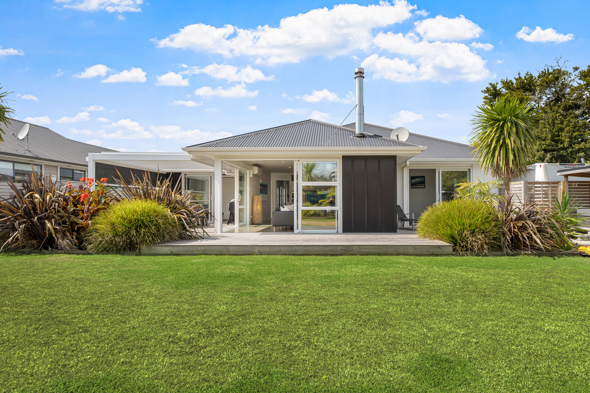 Stunning single-level home - Matakana village