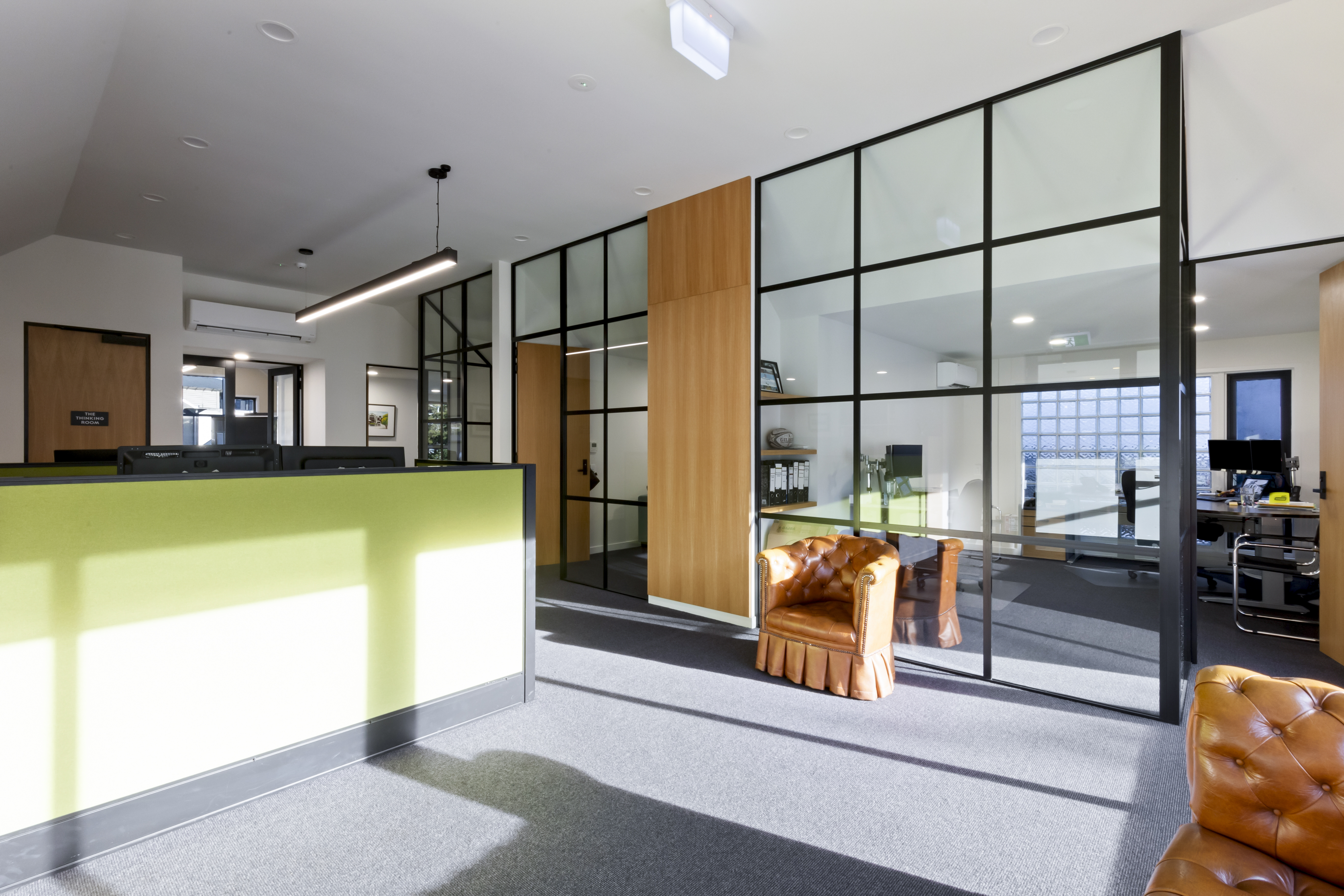 Queenstown  For lease – Premium Level 2 Office