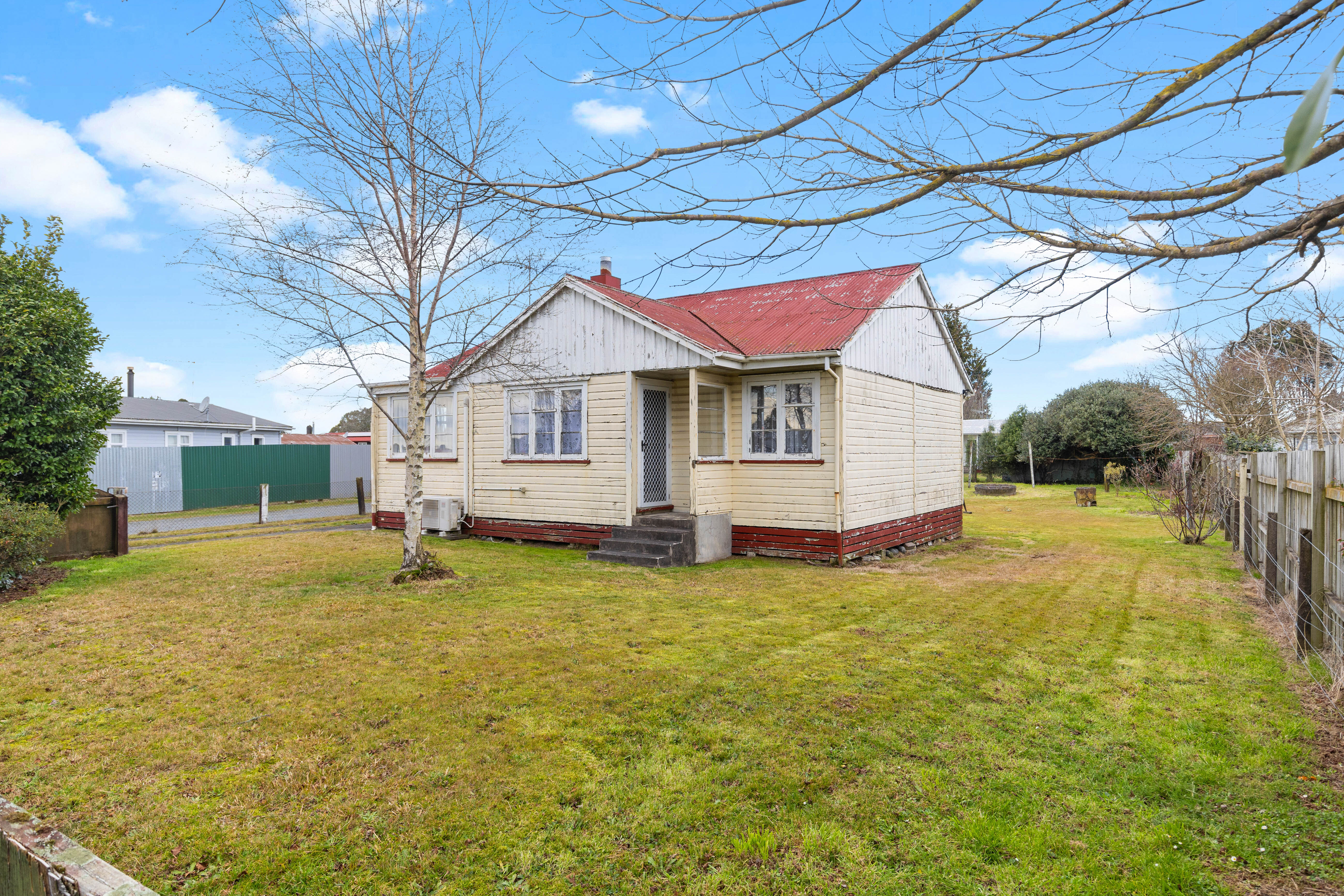 Tokoroa 3બેડરૂમ Reno alert! bring the paintbrushes